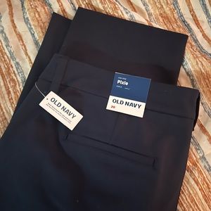 Old Navy pixie pant. Size: 20